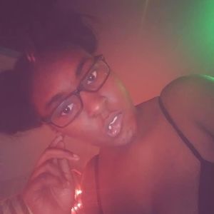 Meet your Posher, Macy